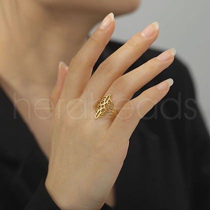 Fashionable 304 Stainless Steel Finger Rings for Women FS-WG5976D-07-1