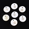 Natural Freshwater Shell Flat Round Charms with Gold Stamping Letter Q SSHEL-S249-Q-1-1