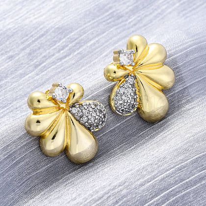 Flower Brass Micro Pave Clear Cubic Zirconia Stud Earrings EJEW-H158-12GP-1
