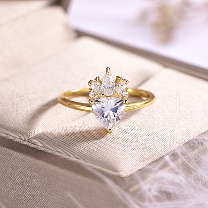 Elegant S925 Sterling Silver Pave Clear Cubic Zirconia Heart-shaped Ladies Ring for Party Daily Wear UM7480-2-1